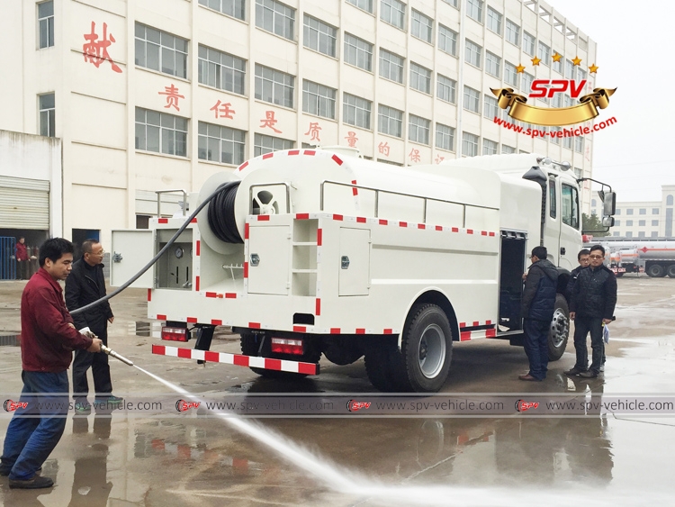 Jetting Effect of High Pressure Sewer Jetting Truck JAC (6,000 Litres)
