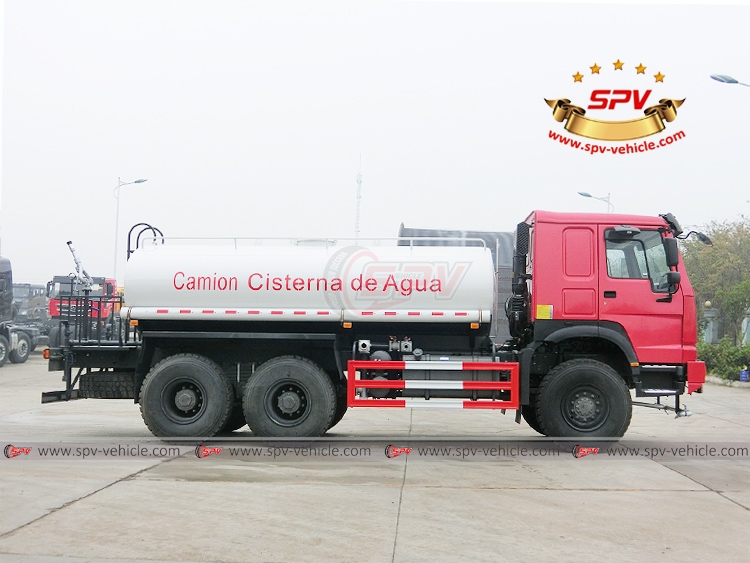 SINOTRUK 10,000 Litres Dust Suppression Truck - Right