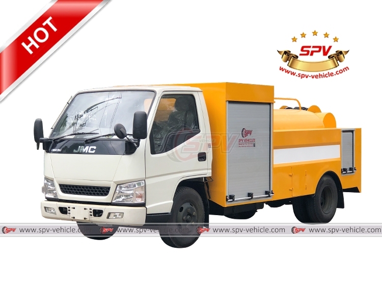 JMC 2,000 Drainage Cleaning Truck