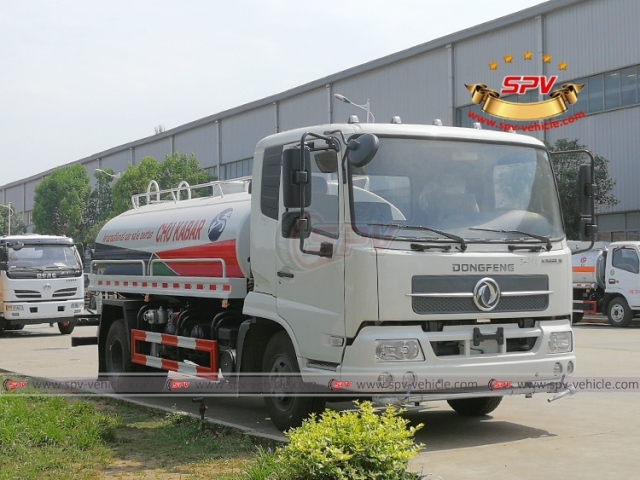 DONGFENG 8,000L Road Watering Truck