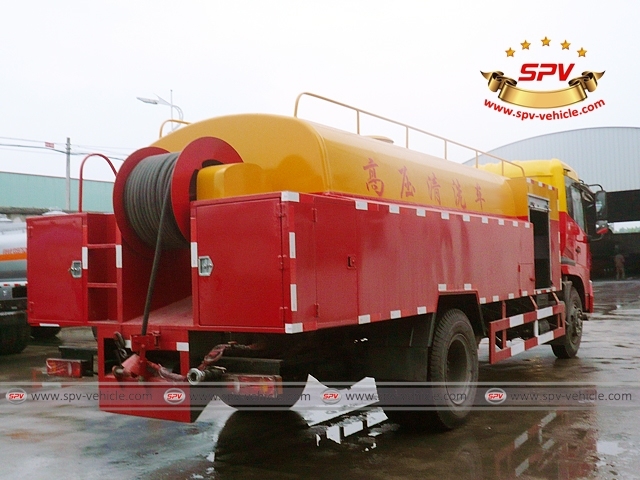 DONGFENG 8,000 Sewer Pipeline Cleaning Lorry