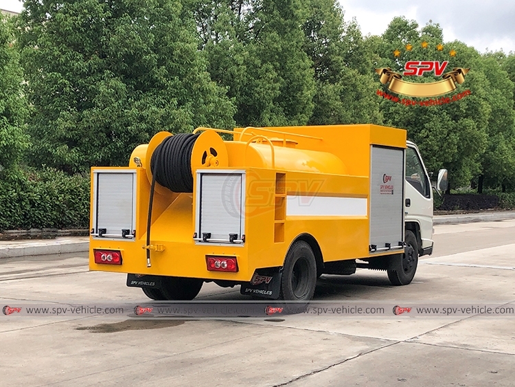JMC 2,000 Drainage Cleaning Truck