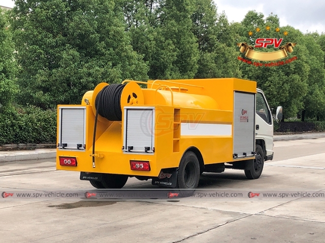 JMC 2,000 Drainage Cleaning Truck