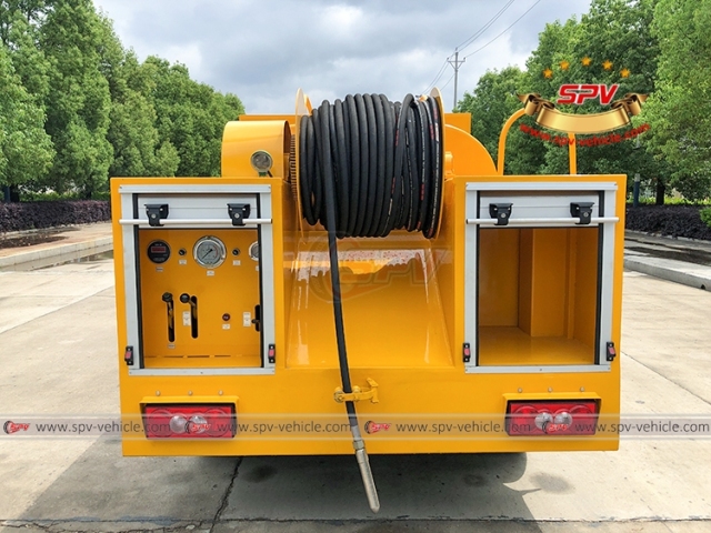 JMC 2,000 Drainage Cleaning Truck