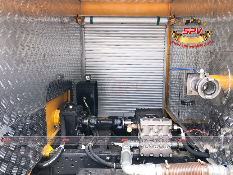 JMC 2,000 Drainage Cleaning Truck