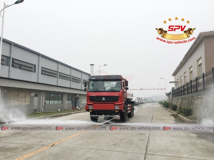 SINOTRUK 10,000L Dust Suppression Truck