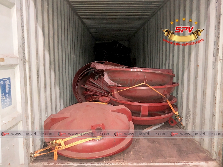 4,000 Litres Sewage Vacuum Tanker Body Loaded into Container
