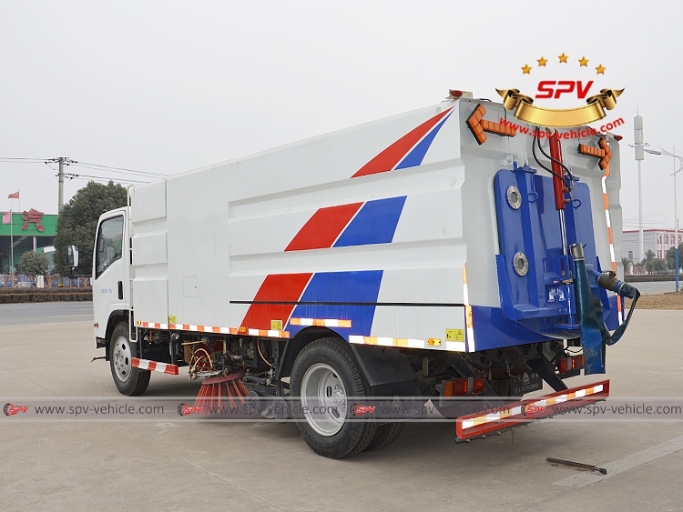 ISUZU 6 CBM Combined Road Washing and Sweeping Truck