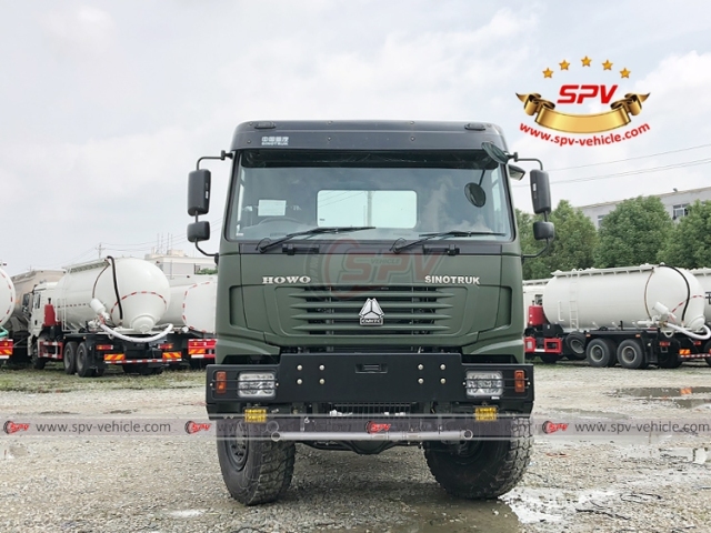 SINOTRUK 10,000L Off-raod Water Distribution Truck