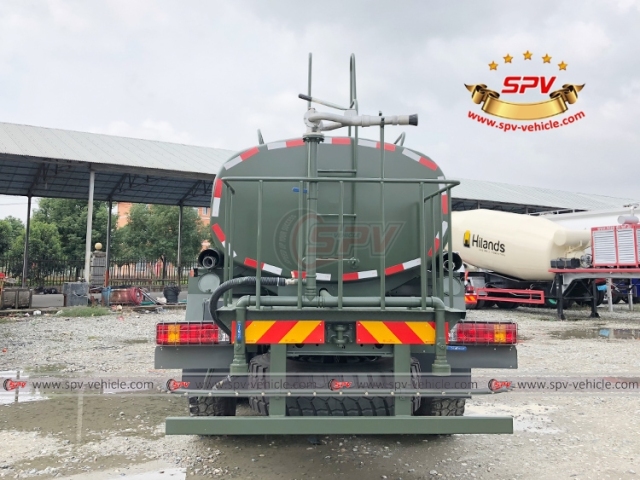 SINOTRUK 10,000L Off-raod Water Distribution Truck