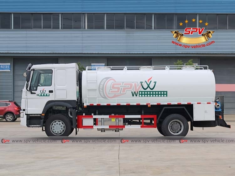 HOWO 15,000L Stainless Steel Water Truck