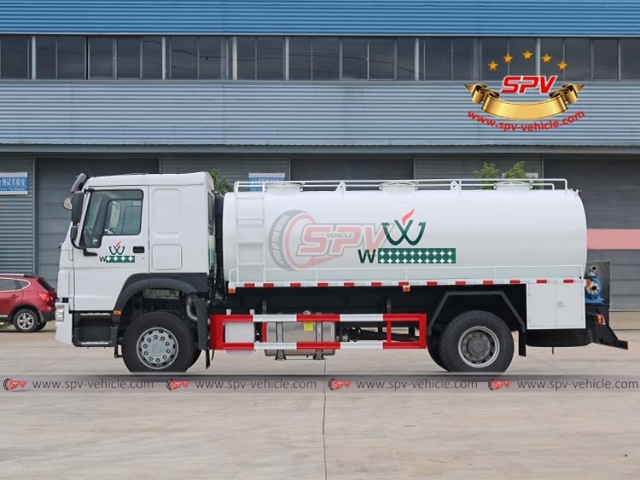 HOWO 15,000L Stainless Steel Water Truck