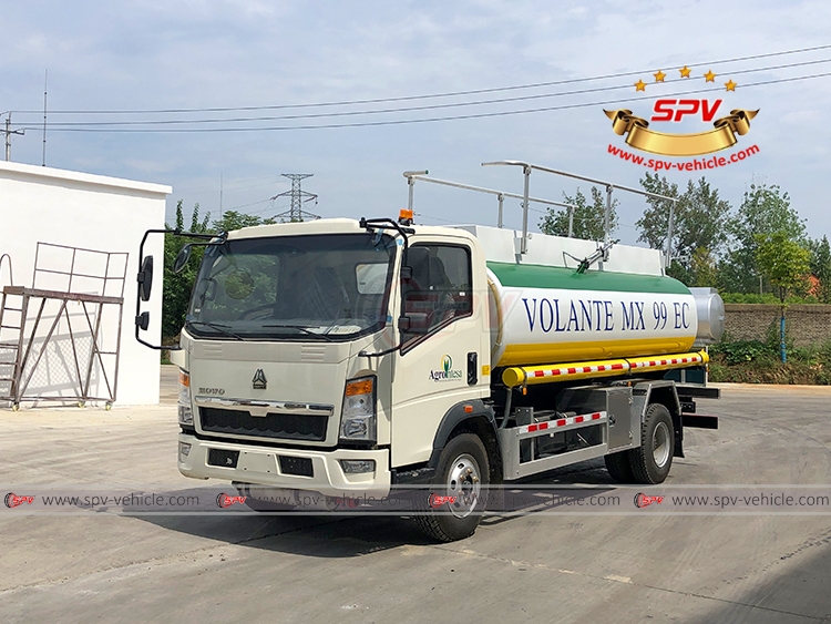 Sinotruk 8,000 Litres Fuel Carrying Truck - Front Left