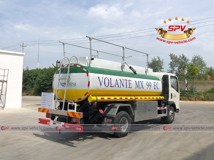 Sinotruk 8,000 Litres Gasoline Transport Vehicle  - Rear Right