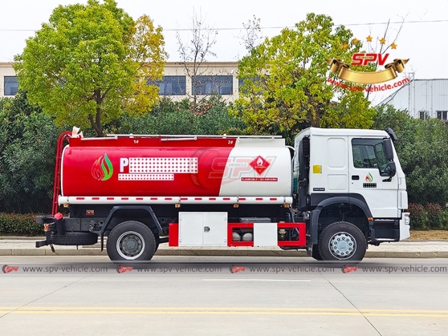 12,000 Liters Mobile Fuel Truck SINOTRUK