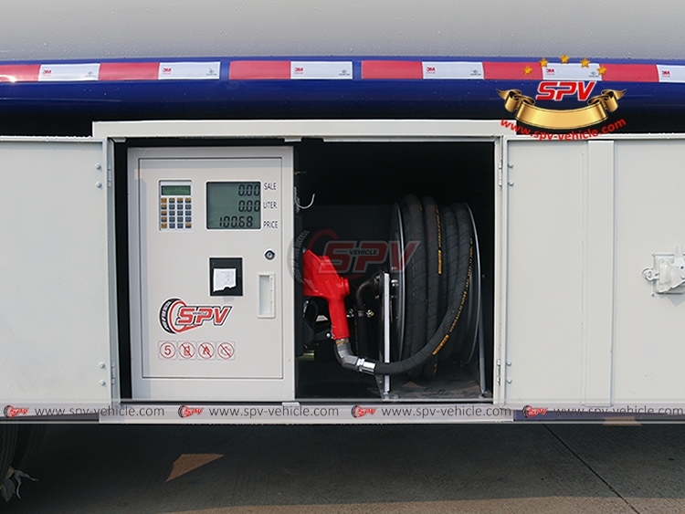 8,000 L Fuel Pump Truck SINOTRUK RHD