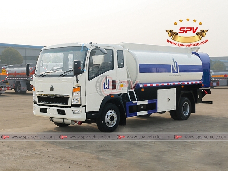 8,000 L Fuel Pump Truck SINOTRUK RHD