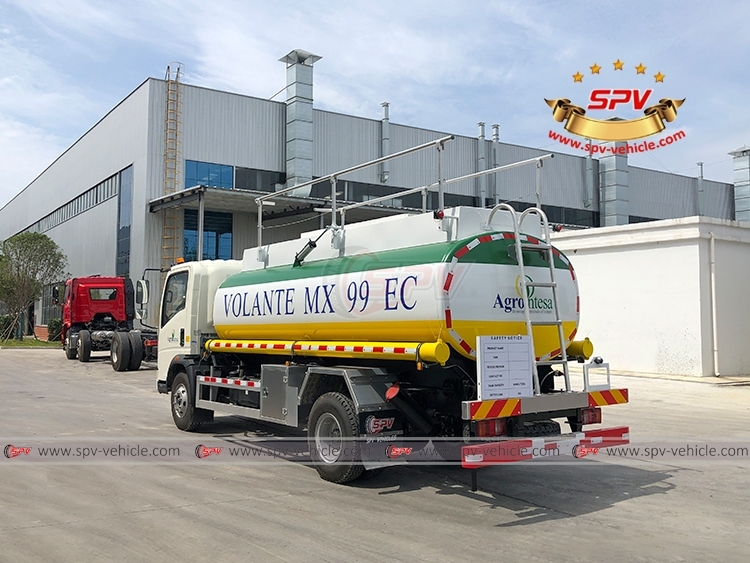 8,000 L Fuel Carrier Truck SINOTRUK