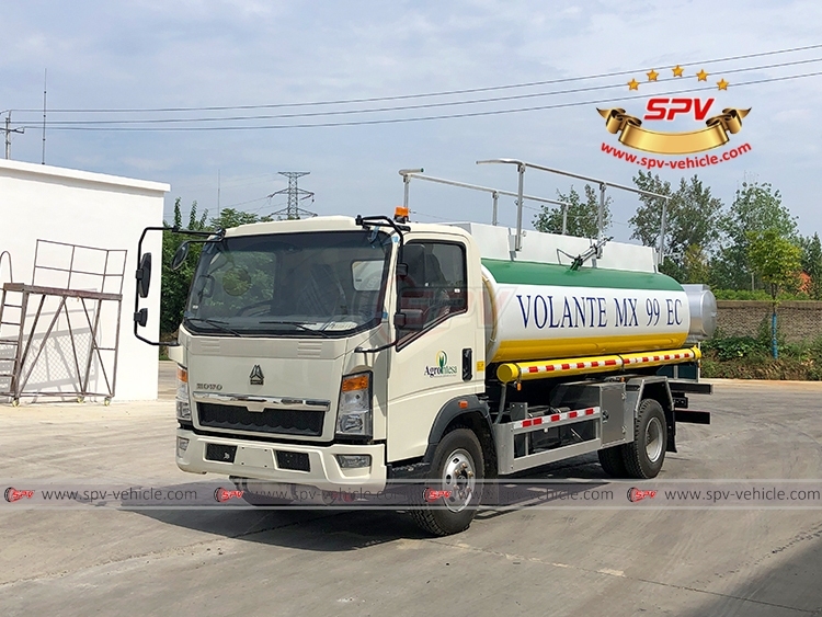 8,000 L Fuel Carrier Truck SINOTRUK