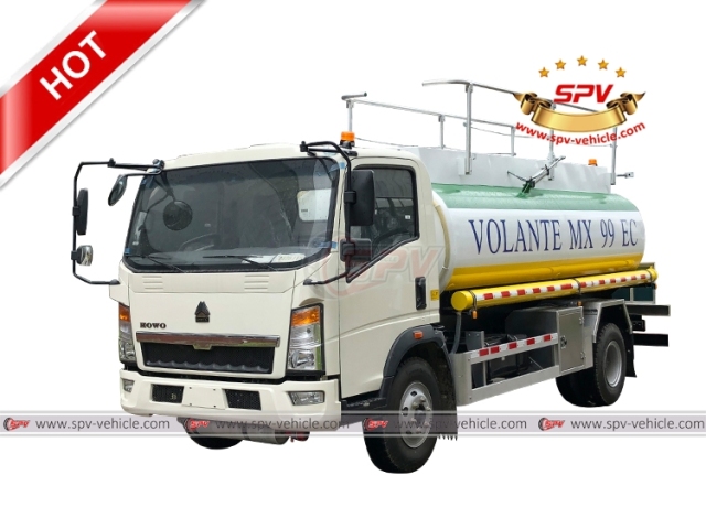 8,000 L Fuel Carrier Truck SINOTRUK