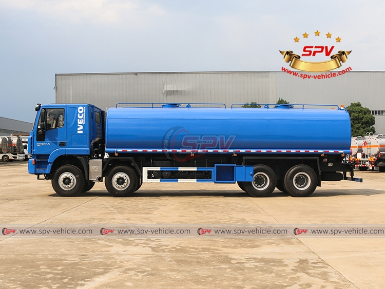 IVECO 8x4 Clean Water Truck - Left