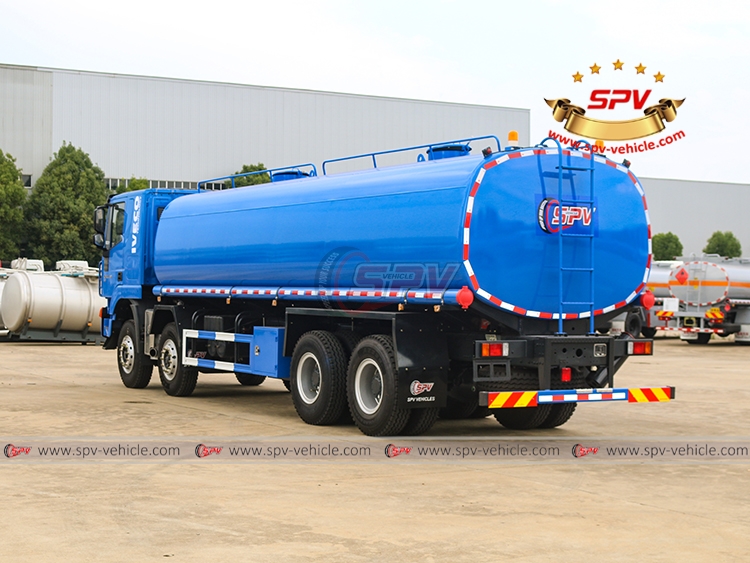 IVECO &nbsp;Heavy-duty Water Supply Truck - Rear Left