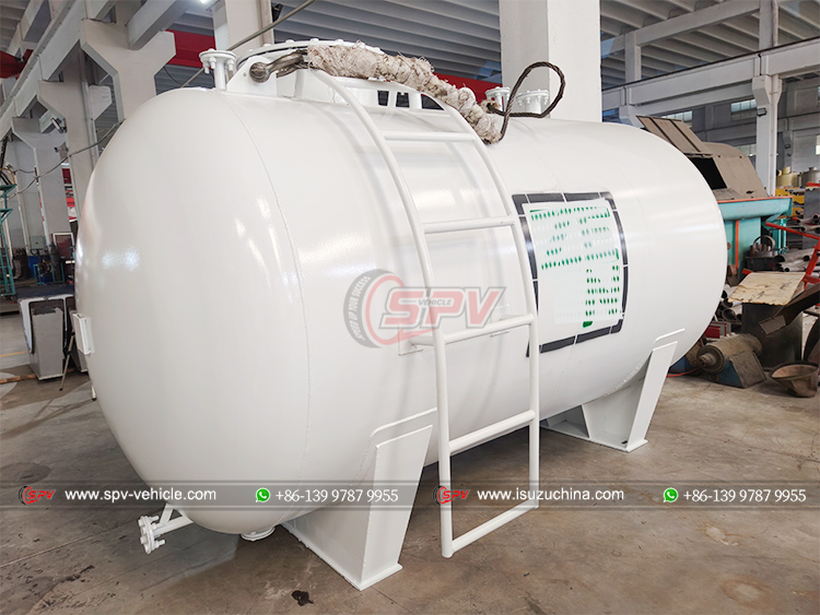 6,000 Liters Gasoline Storage Tank - Front Left