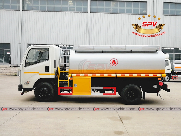 JMC 5,000 Fuel Carrying Truck  - Left