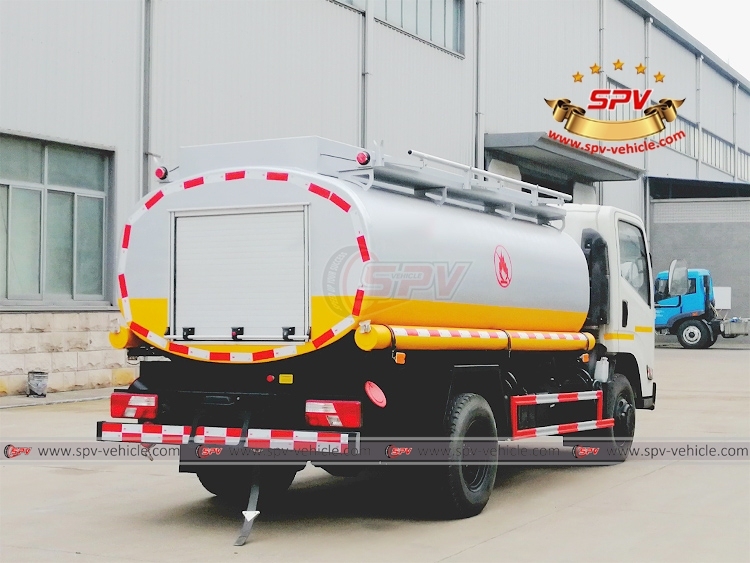 JMC RHD 5,000L Crude Oil Truck
