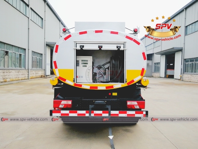 JMC RHD 5,000L Crude Oil Truck