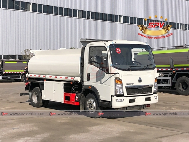 HOWO 5,000 Liters Petroleum Distribution Truck