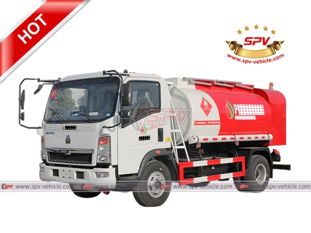 HOWO 6,000 Liters Refueler Truck