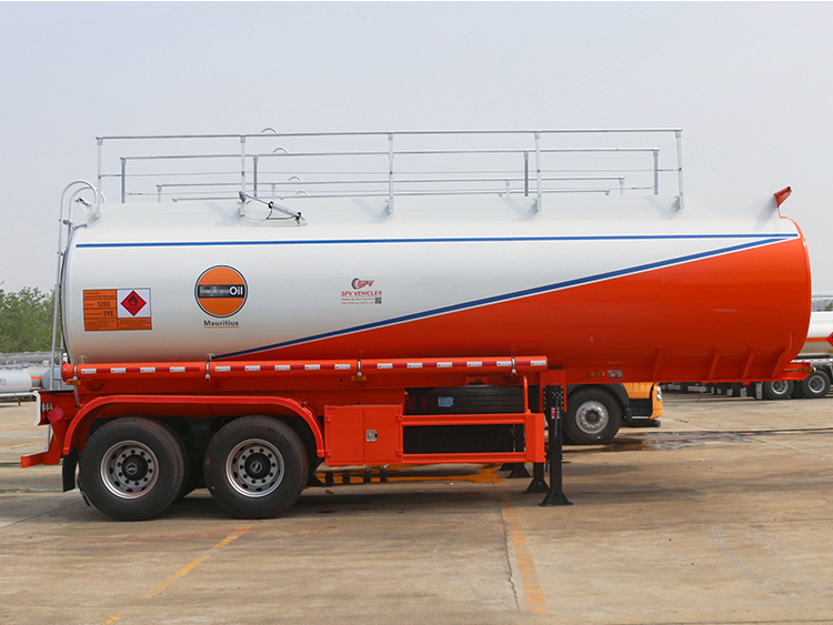 30,000 litres Petrol Tank Semi-trailer - Right
