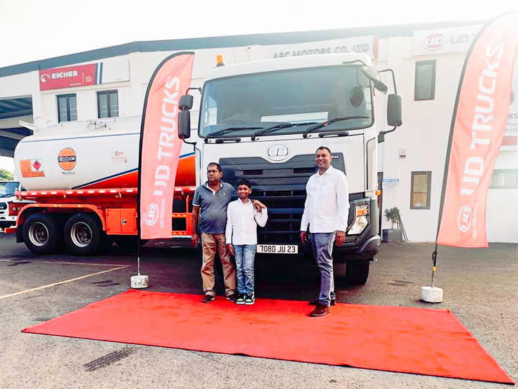 SPV 30,000 Liters Fuel Tank Semi-trailer