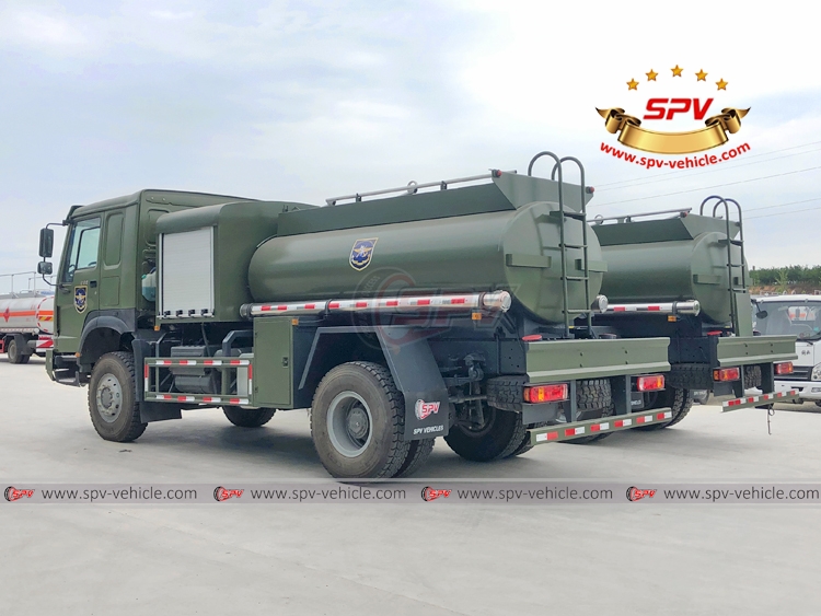 4x4 Sinotruk Fuel Supply Truck for Helicopter - Rear Left