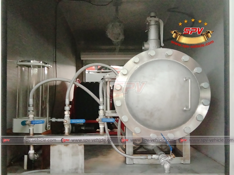 5,000 Liters Fuel Truck for Helicopter SINOTRUK 4x4