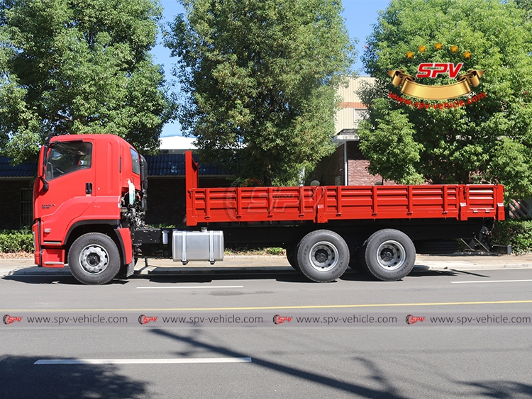 ISUZU GIGA 3 Axles Cargo Truck - Left