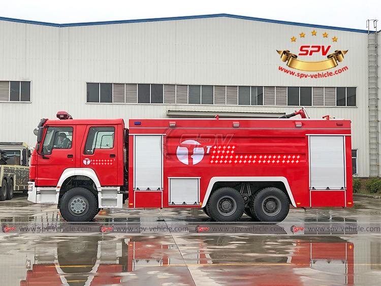 12,000 Liters Foam Fire Engine Sinotruk - Left