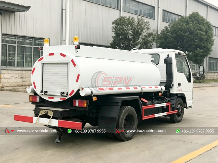 2,000 Liters Fuel Tank Truck ISUZU - Rear Right