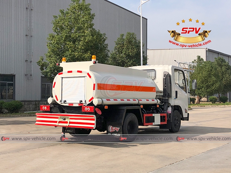 2,000 Litres Crude Oil Delivery Truck JMC - Rear Right
