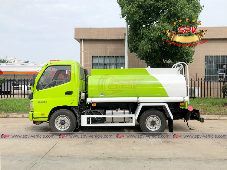 2,000 Litres Fuel Delivery Truck FOTON - Left