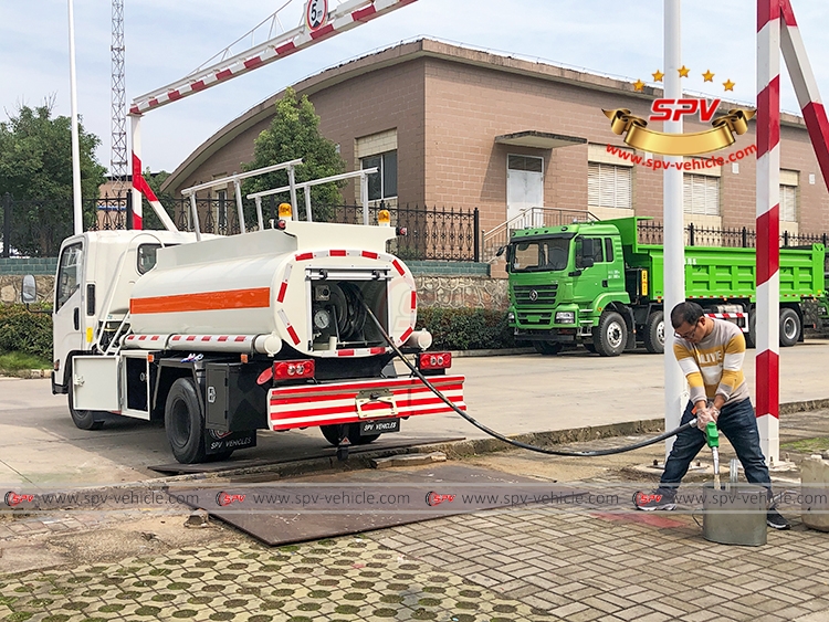 2000 Litres Fuel Dispensing Truck JMC - Refueling Test
