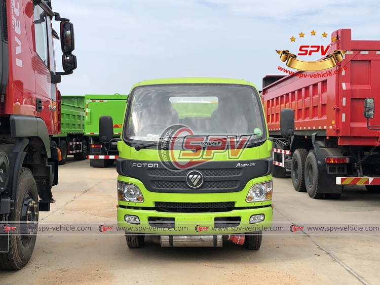 2,000 Litres Oil Carrying Truck FOTON - Front