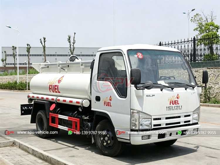3000 Litres Fuel Bowser Truck ISUZU - Front Right