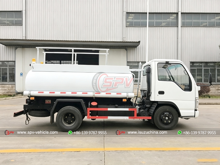 ISUZU 2,000 Liters Crude Oil Bowser - Right