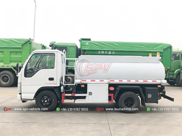 Light-duty Oil Transport Vehicle - Left