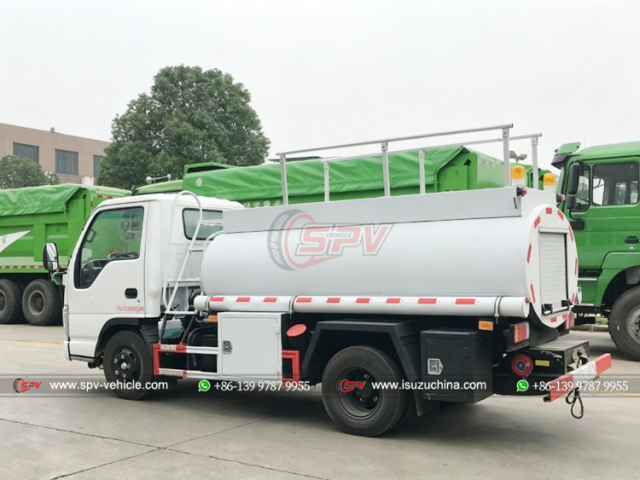 2,000 Litres Fuel Bowser ISUZU