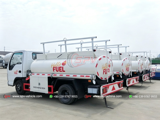 3,000 Litres Diesel Hauling Truck ISUZU