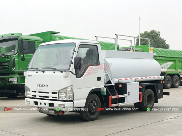 2,000 Litres Fuel Bowser ISUZU