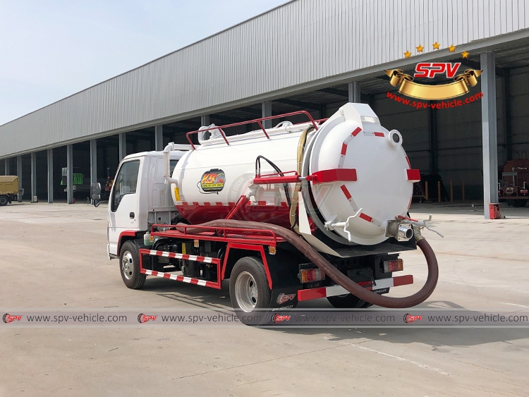 4,000 Litres Industrial Vacuum Tanker ISUZU - Rear Left